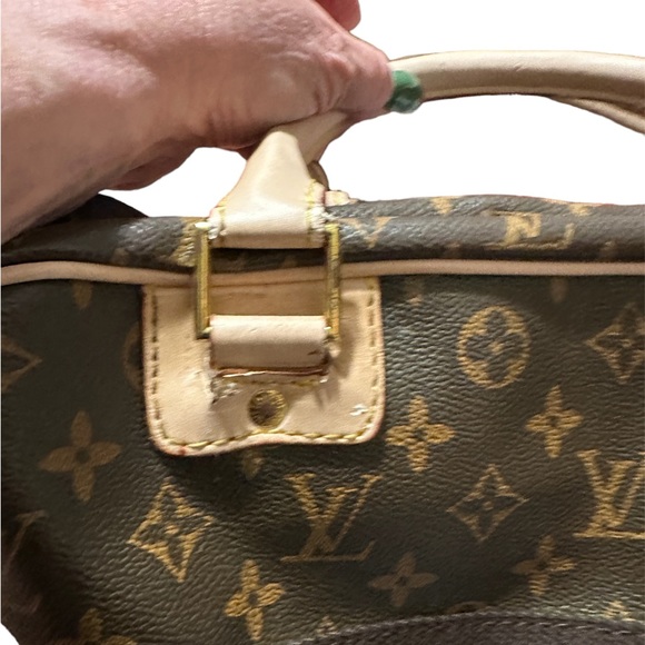 (Not Authentic) Designer Signature laptop Case - Picture 8 of 8